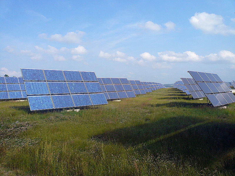 Czy firmy sprzedające instalacje solarne pomagają zdobyć dofinansowanie